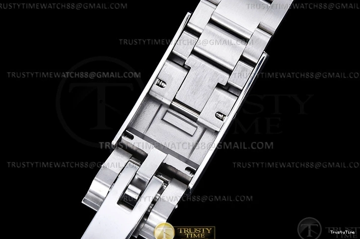 0110 Elegant Submariner 116610LV 904L Dia SS SS Grn Noob A 1080